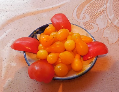 Маринованные помидоры “медовая капля” с болгарским перцем
