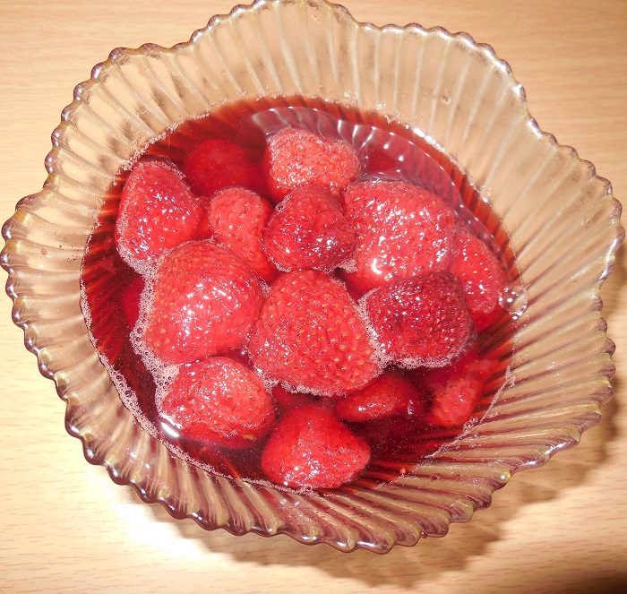Варенье из клубники с целыми ягодами 