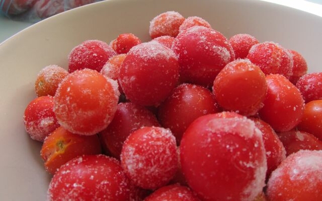 Замороженные цельные помидоры