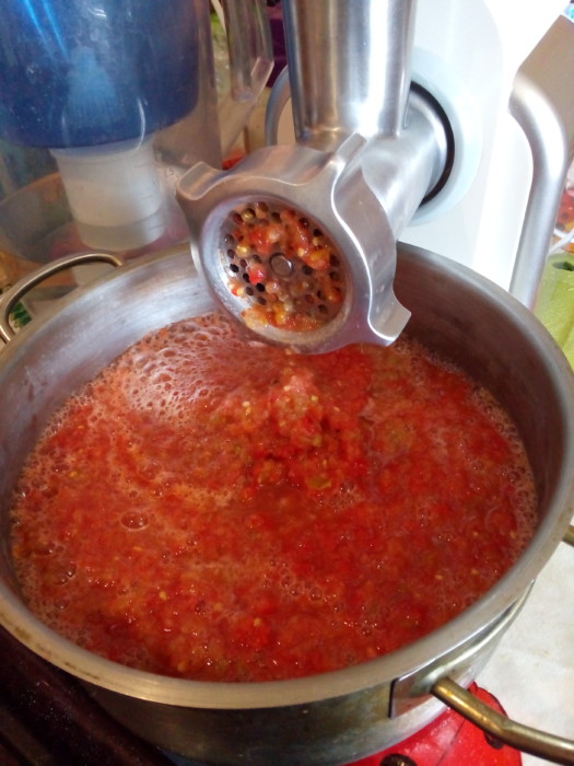 Острая аджика из перца и помидор на зиму - как приготовить острую .