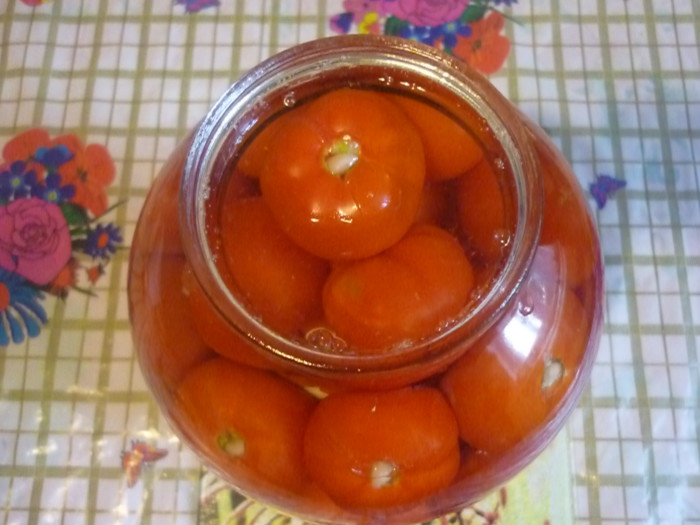 Маринованные помидоры с чесноком без стерилизации