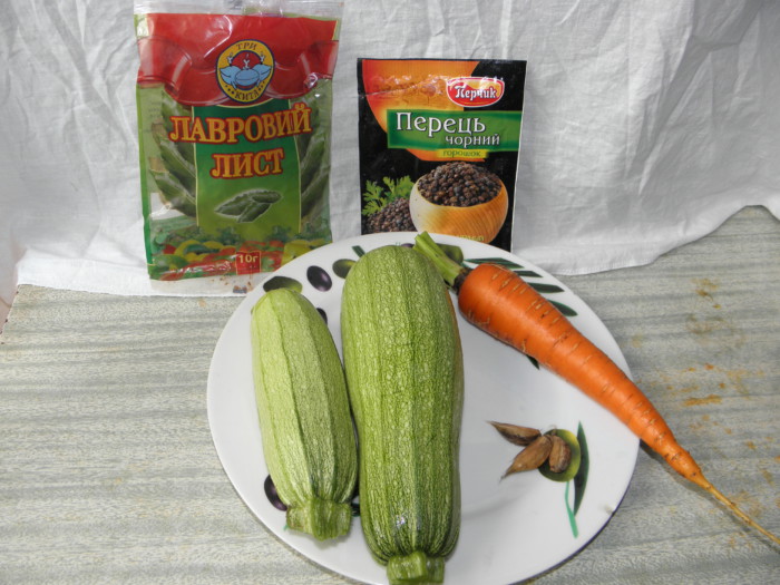 Маринованные кабачки с морковью быстрого приготовления